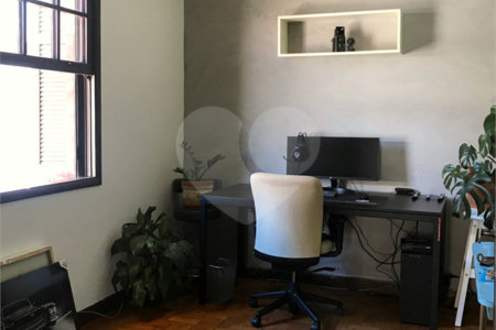 Casa à venda com 4 quartos, sendo 1 suíte,  em Vila Olímpia, São Paulo, SP