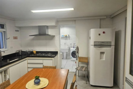 Sobrado à venda com 4 quartos, sendo 2 suítes, em Brooklin Paulista, São Paulo, SP