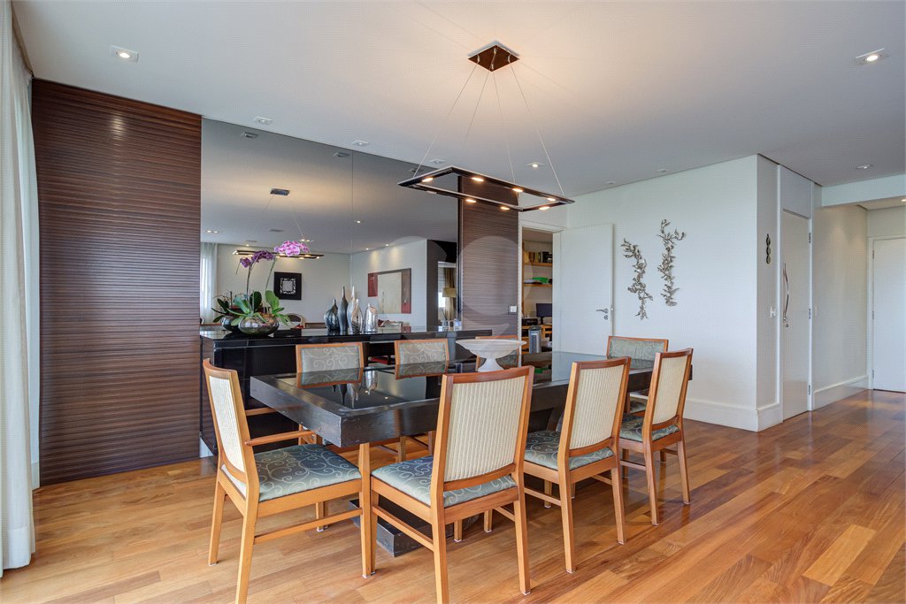 Apartamento à venda com 4 suítes em Brooklin Paulista, São Paulo, SP