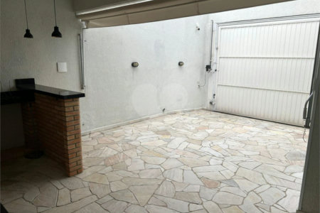 Casa à venda com 3 quartos, sendo 1 suíte,  em Vila Suissa, Mogi das Cruzes, SP