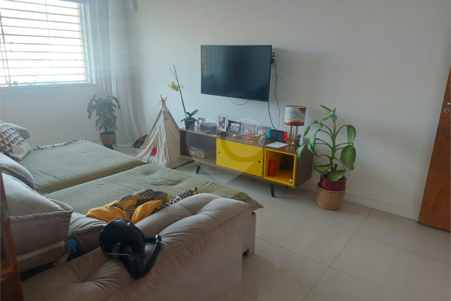 Sobrado à venda com 3 quartos, sendo 1 suíte, em Tremembé, São Paulo, SP