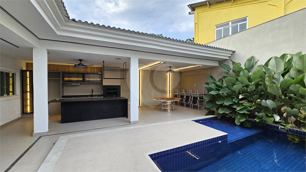 Casa à venda com 3 suítes no condomínio Golden Village., Rio de Janeiro - RJ