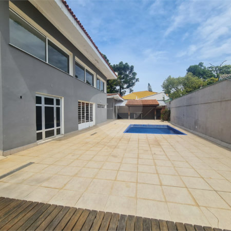 Sobrado à venda com 4 quartos, sendo 1 suíte,  em Interlagos, São Paulo, SP