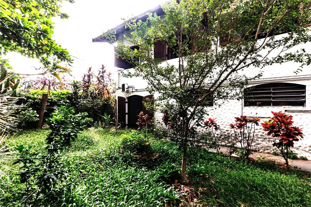 Casa à venda com 4 quartos, sendo 1 suíte,  em Jardim das Bandeiras, São Paulo, SP