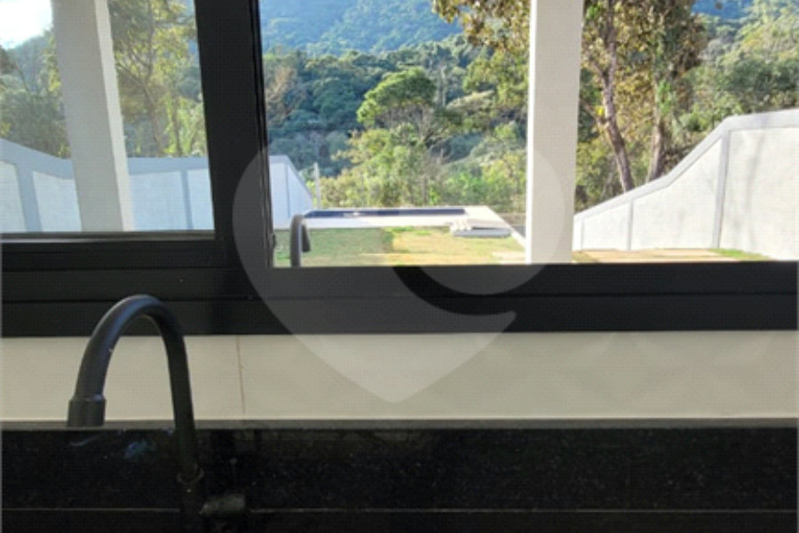 Casa Térrea à venda com 3 quartos, sendo 1 suíte,  em Pedra Vermelha (terra Preta), Mairiporã, SP
