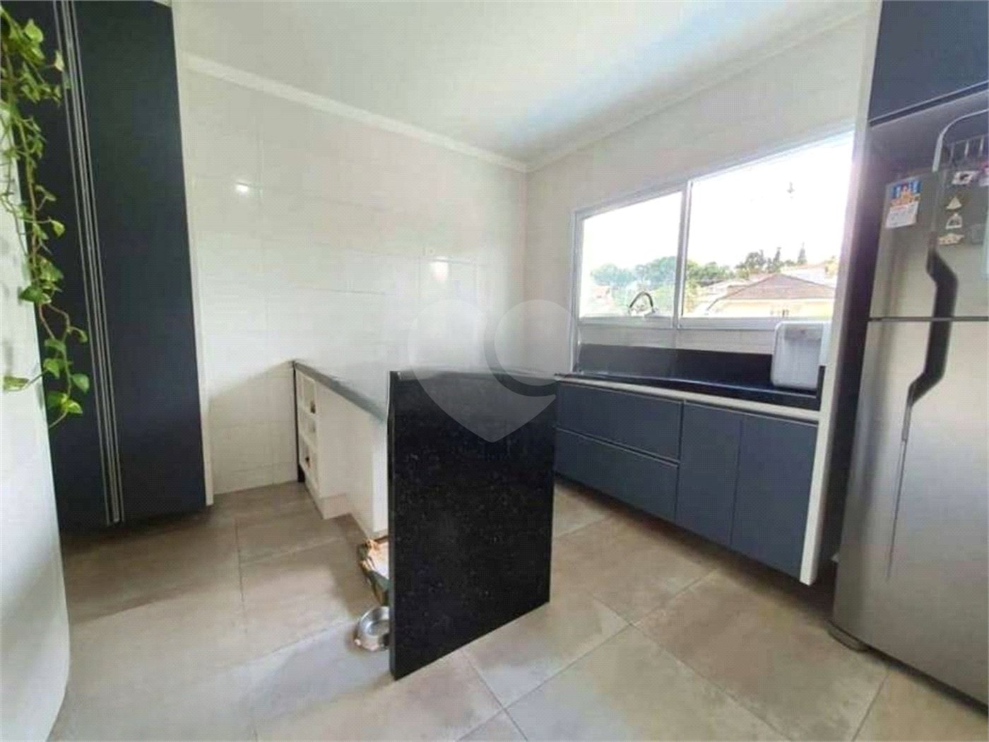 Sobrado à venda com 4 quartos, sendo 3 suítes, em Tremembé, São Paulo, SP