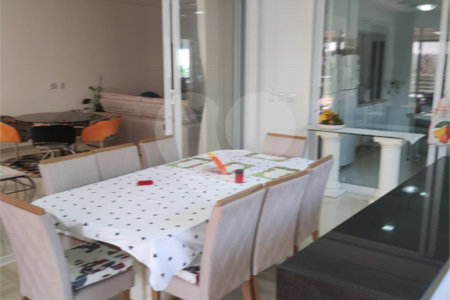 Casa à venda com 3 suítes no condomínio Estância Marambaia, Vinhedo - SP