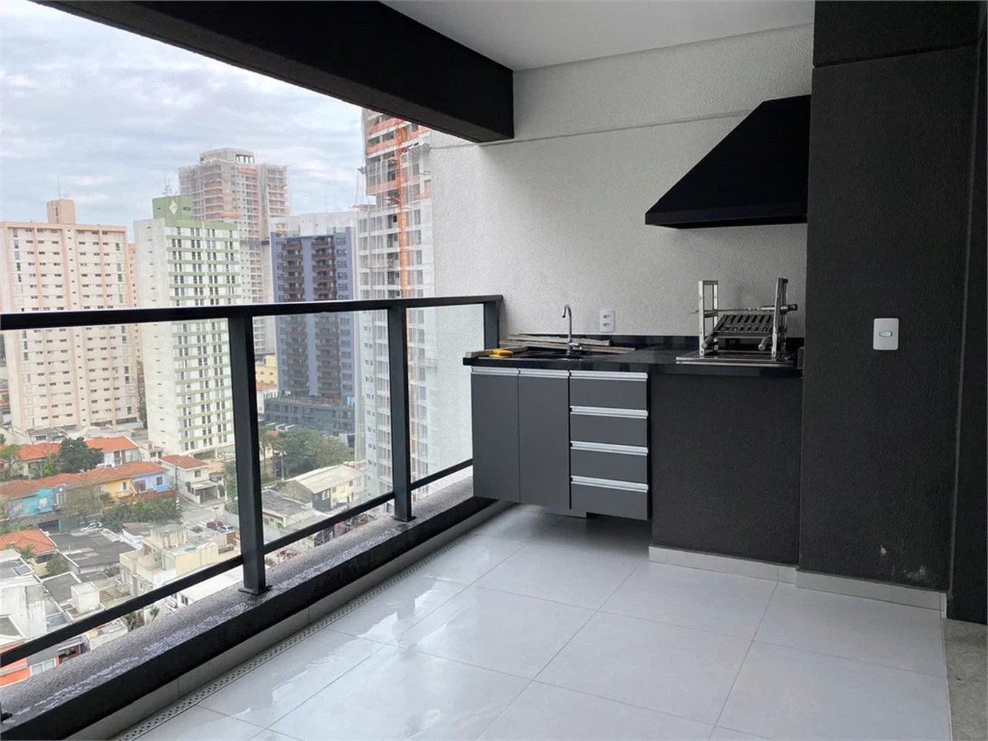 Apartamento à venda com 2 quartos, sendo 1 suíte,  em Jardim das Acácias, São Paulo, SP