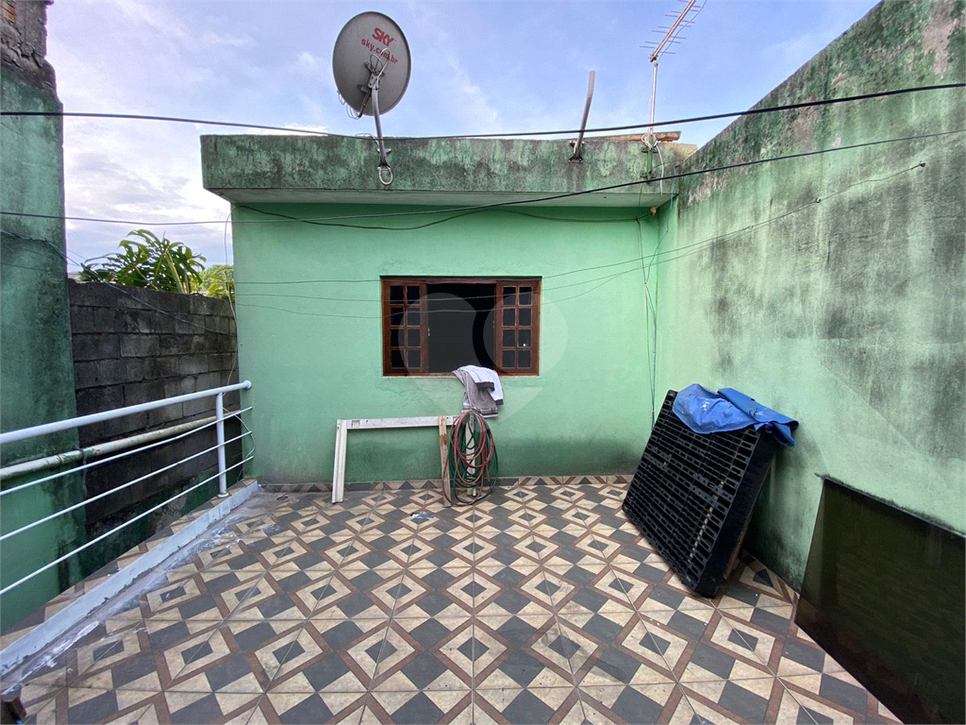 Sobrado à venda com 4 quartos em Jardim Santa Luzia de Poa, Itaquaquecetuba, SP