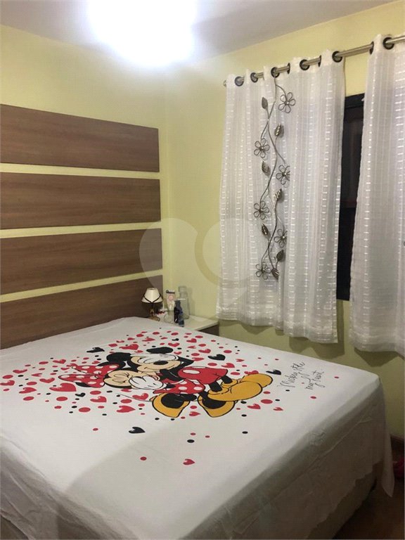 Casa à venda com 3 quartos, sendo 1 suíte, no condomínio Residencial Sabará, São Paulo - SP