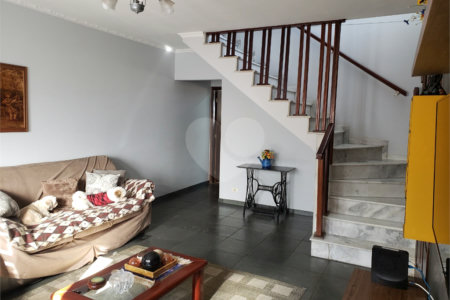 Sobrado à venda com 3 quartos, sendo 1 suíte, em Vila Gustavo, São Paulo, SP
