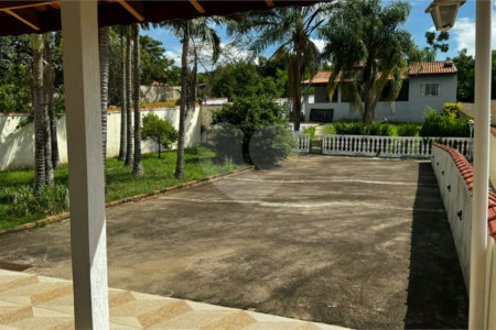 Casa à venda com 8 quartos, sendo 3 suítes,  no condomínio Terras de Santa Rosa, Salto - SP