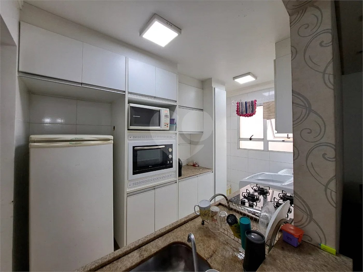 Apartamento com 02 quartos MOBILIADO com varanda e lazer !