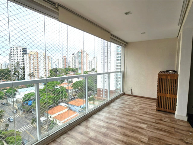 Apartamento à venda com 2 quartos, sendo 1 suíte,  em Campo Belo, São Paulo, SP