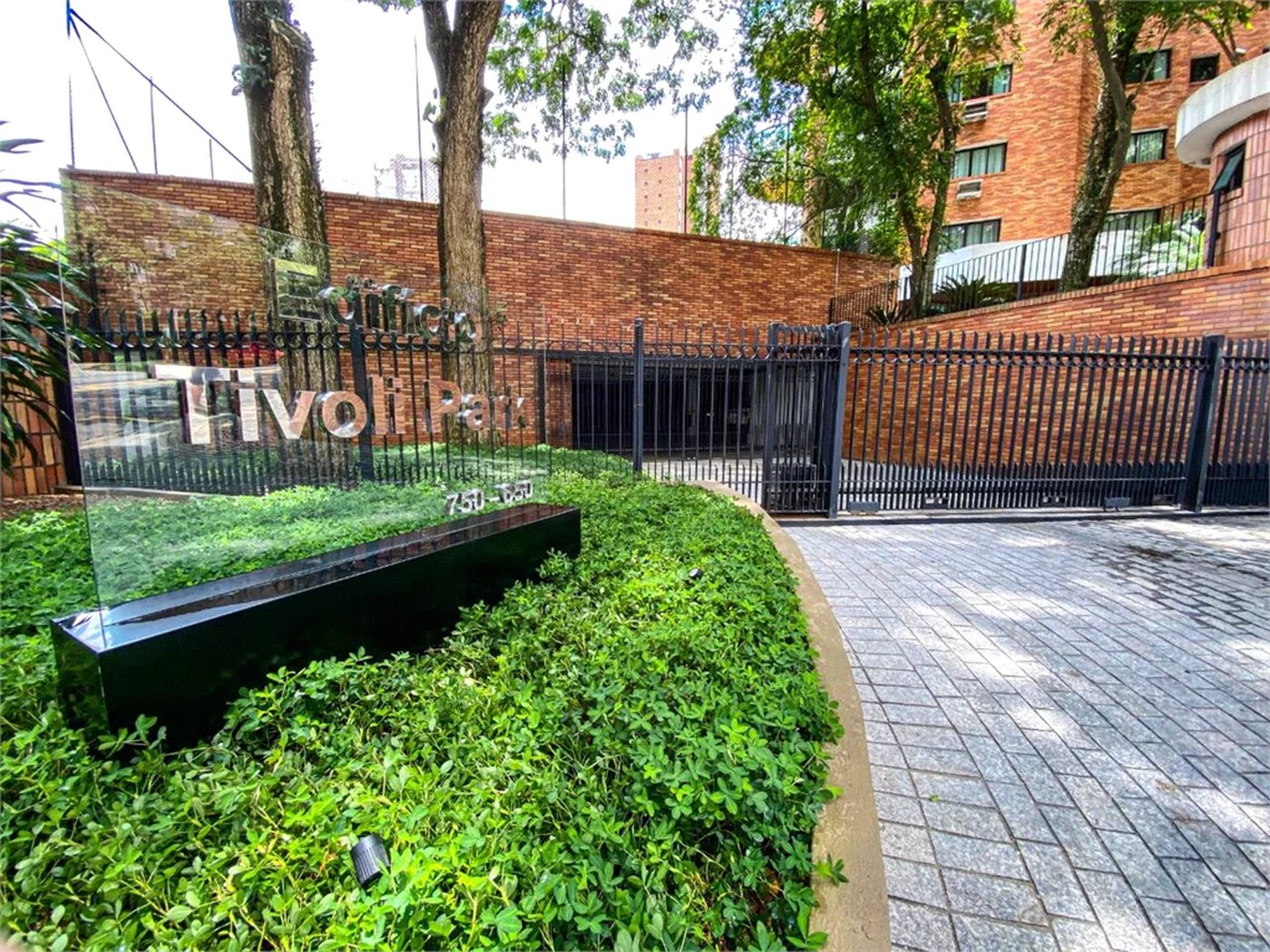 Apartamento à venda com 4 suítes em Vila Suzana, São Paulo, SP