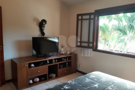 Casa à venda com 4 quartos, sendo 2 suítes,  no condomínio Estância Marambaia, Vinhedo - SP