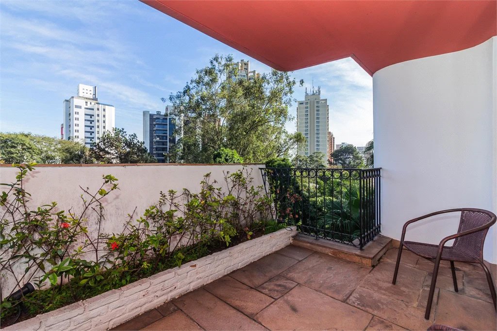 Apartamento à venda com 4 quartos, sendo 3 suítes, em Vila Andrade, São Paulo, SP