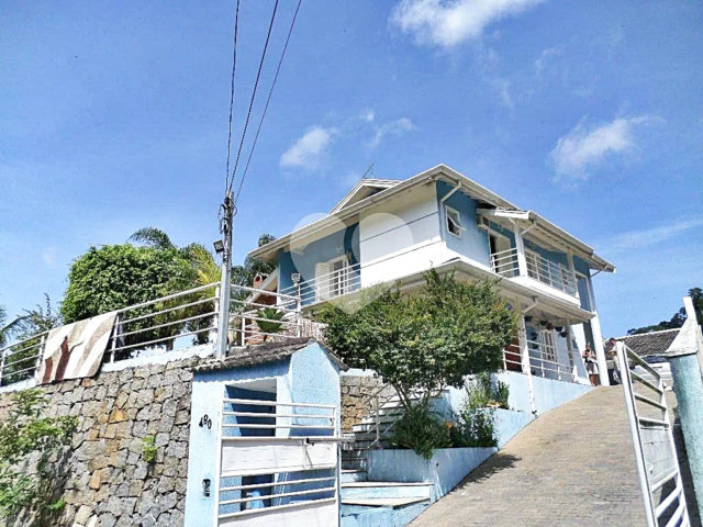 Casa à venda com 6 quartos, sendo 5 suítes,  no condomínio Conjunto Residencial  Itaguaçu, São Paulo - SP