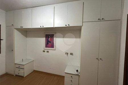 Casa à venda com 5 quartos, sendo 3 suítes, no condomínio Estância Marambaia, Vinhedo - SP