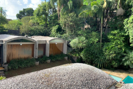 Casa à venda com 5 quartos, sendo 3 suítes, em Morumbi, São Paulo, SP