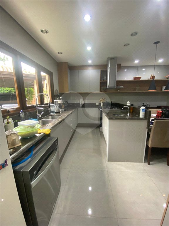 Casa à venda com 4 suítes no condomínio Vale da Santa Fé, Vinhedo - SP