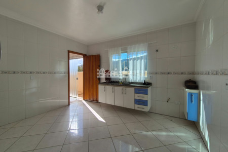 Casa à venda com 3 quartos, sendo 1 suíte, em Retiro das Fontes, Atibaia, SP
