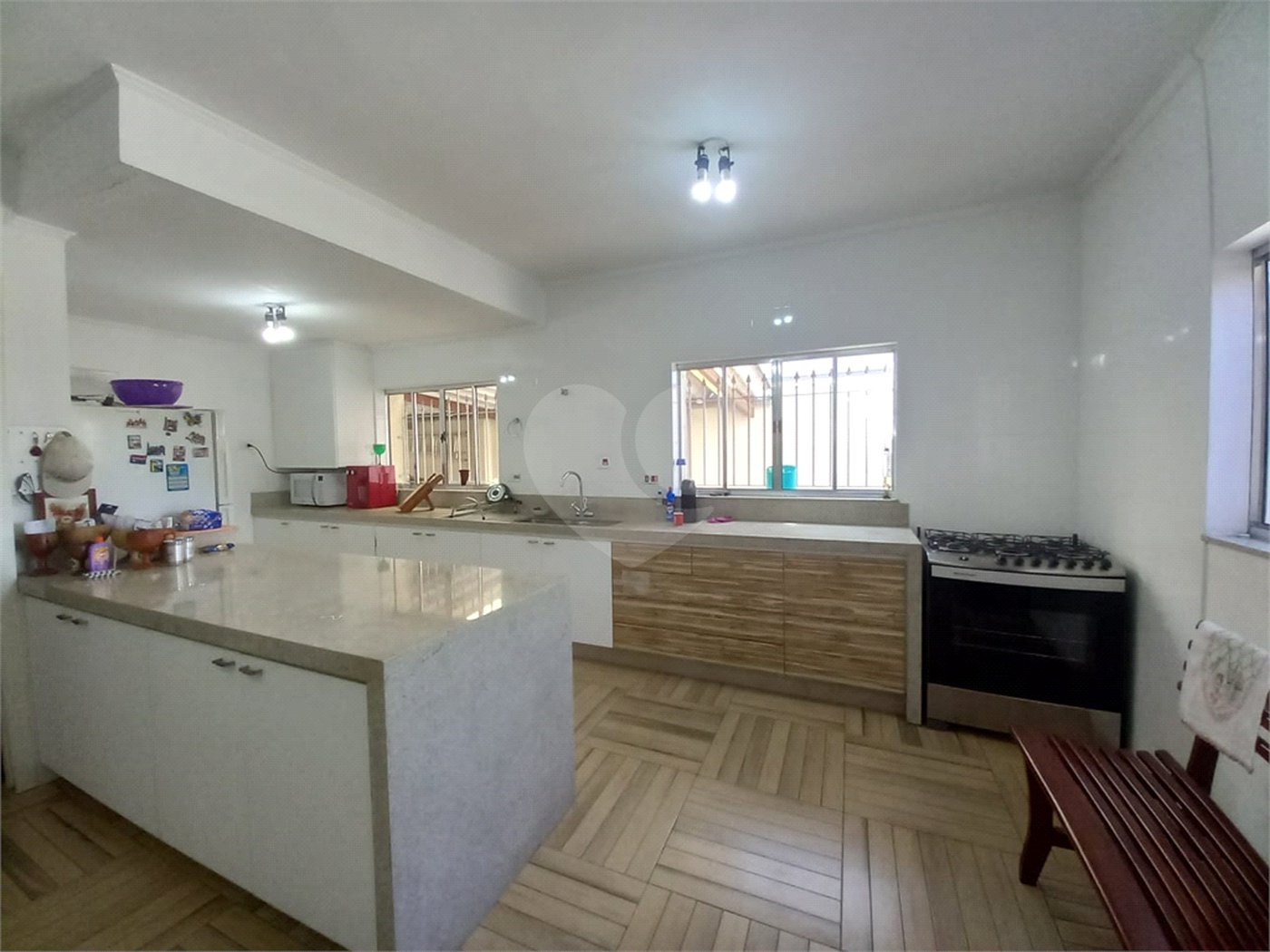 Sobrado à venda com 4 quartos, sendo 2 suítes, em Tremembé, São Paulo, SP