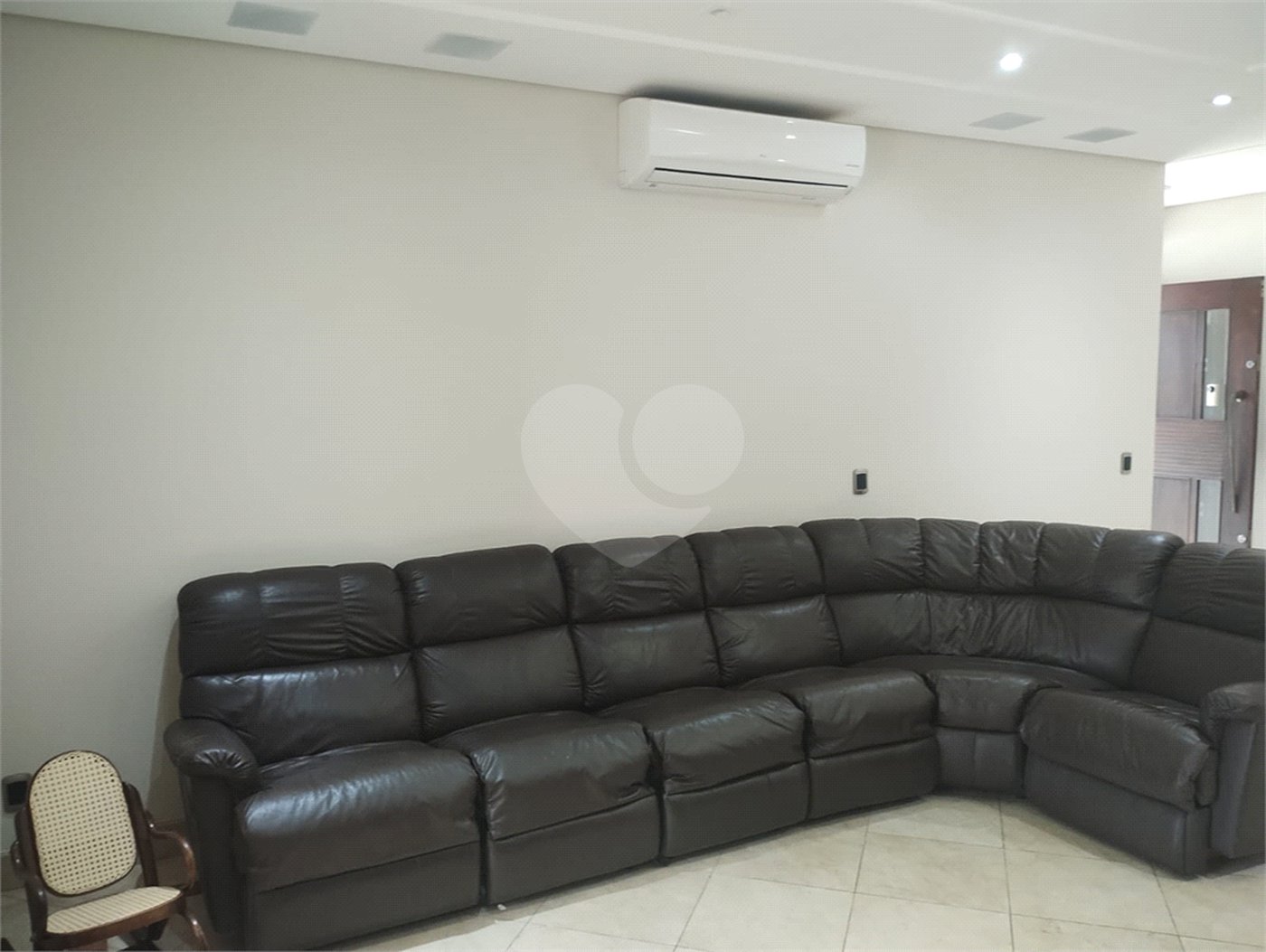 Casa à venda com 5 quartos, sendo 4 suítes, no condomínio Santa Teresa, Jundiaí - SP
