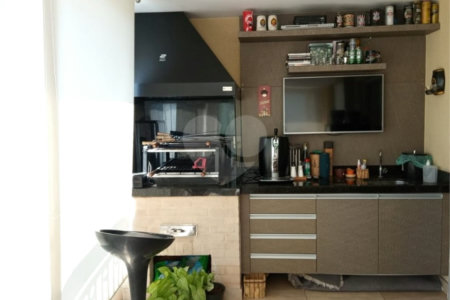 Apartamento à venda com 3 suítes em Vila Suzana, São Paulo, SP