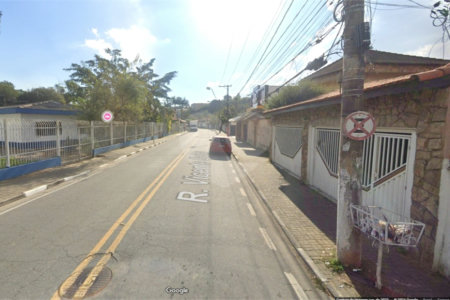 Casa à venda com 3 quartos, sendo 1 suíte, em Vila Acoreana, Poá, SP