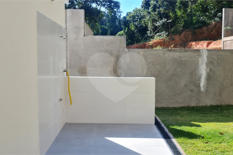 Casa à venda com 3 quartos, sendo 1 suíte, no condomínio Estancia da Serra / Residencial Nova Mairipora, Mairiporã - SP
