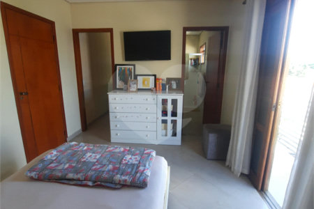 Sobrado à venda com 3 quartos, sendo 1 suíte,  em Jardim Nathalie, Mogi das Cruzes, SP