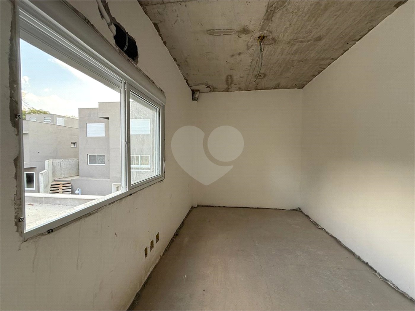Casa à venda com 3 suítes no condomínio Residencial Floresta, São Paulo - SP