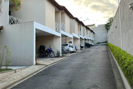 Casa à venda com 3 suítes no condomínio Residencial Palmas I, São Paulo - SP