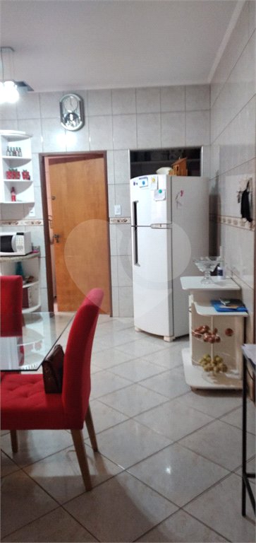 Casa à venda com 3 quartos, sendo 2 suítes, em Vila Harmonia, Araraquara, SP