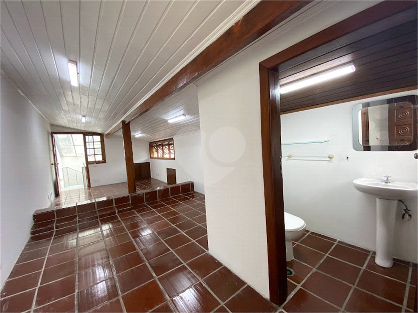 Sobrado à venda com 7 quartos, sendo 2 suítes, em Brooklin Paulista, São Paulo, SP