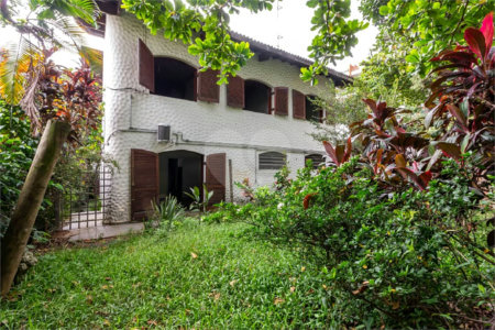 Casa à venda com 4 quartos, sendo 1 suíte, em Jardim das Bandeiras, São Paulo, SP
