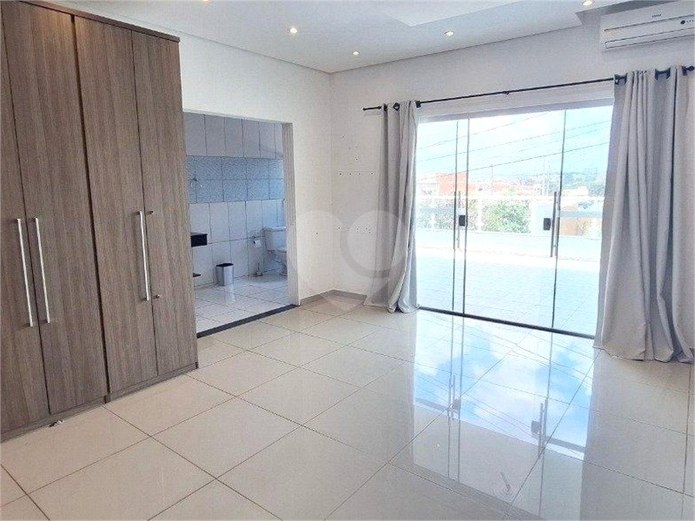 Casa à venda com 3 quartos, sendo 1 suíte, em Jardim dos Pássaros, Sorocaba, SP