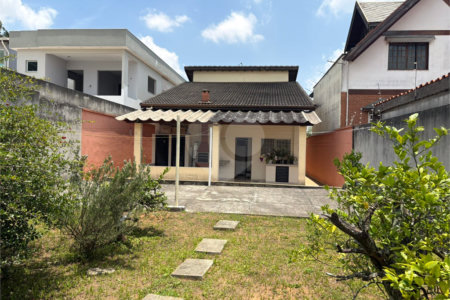 Casa Térrea à venda com 3 quartos, sendo 1 suíte,  em Vila Áurea, Poá, SP