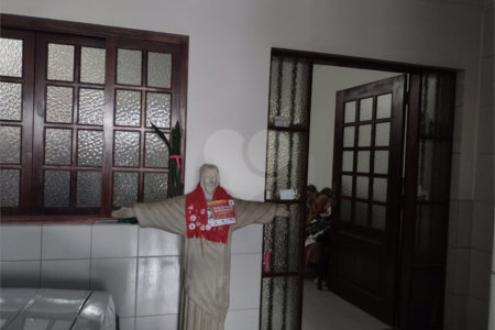 Casa à venda com 4 quartos, sendo 1 suíte,  em Jardim Cacique, Suzano, SP