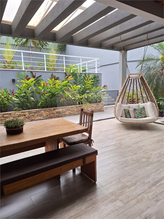 Casa à venda com 4 quartos, sendo 2 suítes, no condomínio Residencial Terras de Vinhedo, Vinhedo - SP