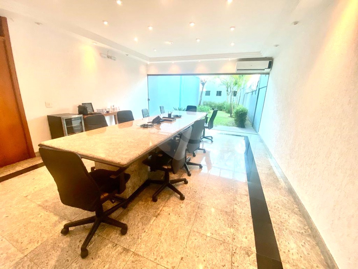 Casa à venda com 5 quartos, sendo 2 suítes, em Indianópolis, São Paulo, SP