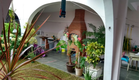 Sobrado à venda com 3 suítes em Jardim Realce, Suzano, SP
