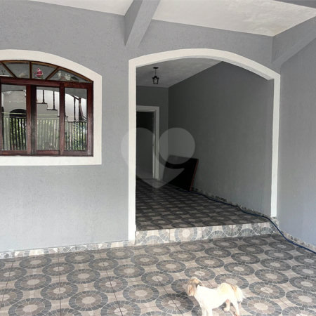 Sobrado à venda com 5 quartos, sendo 2 suítes,  em Jardim da Granja, São José dos Campos, SP