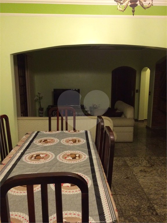 Sobrado à venda com 3 quartos, sendo 1 suíte, em Serra da Cantareira, Mairiporã, SP
