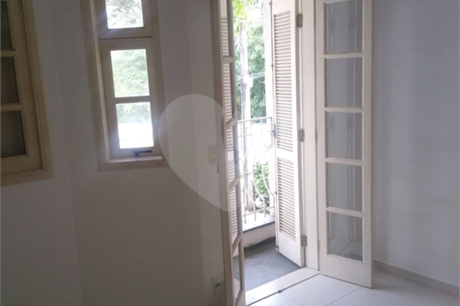 Casa à venda com 2 suítes no condomínio Village Palmas, São Paulo - SP