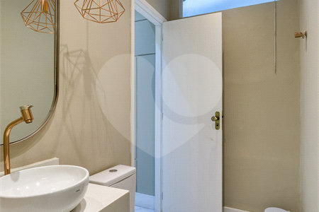 Casa à venda ou para alugar com 12 quartos, sendo 2 suítes, em Alto da Boa Vista, São Paulo, SP