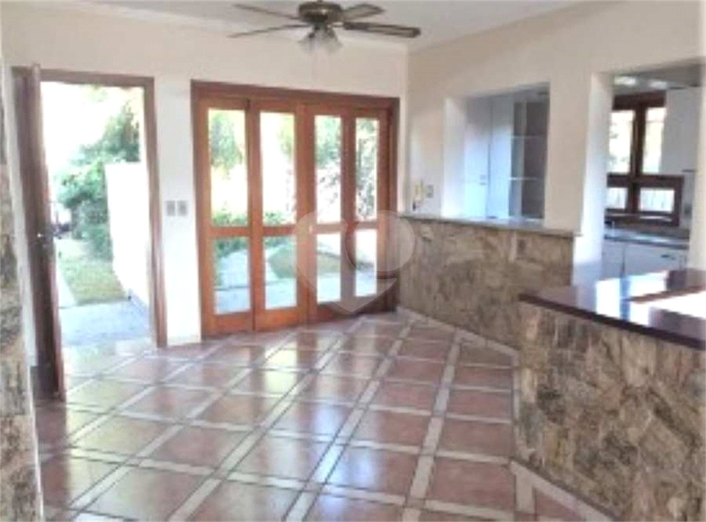 Casa à venda com 3 quartos, sendo 1 suíte, no condomínio Estância Marambaia, Vinhedo - SP