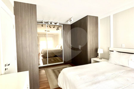 Casa à venda com 4 quartos, sendo 3 suítes, no condomínio Vila Carmel, São Paulo - SP