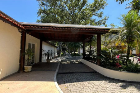 Casa à venda com 3 quartos, sendo 1 suíte,  no condomínio Villagio da Granja, Cotia - SP
